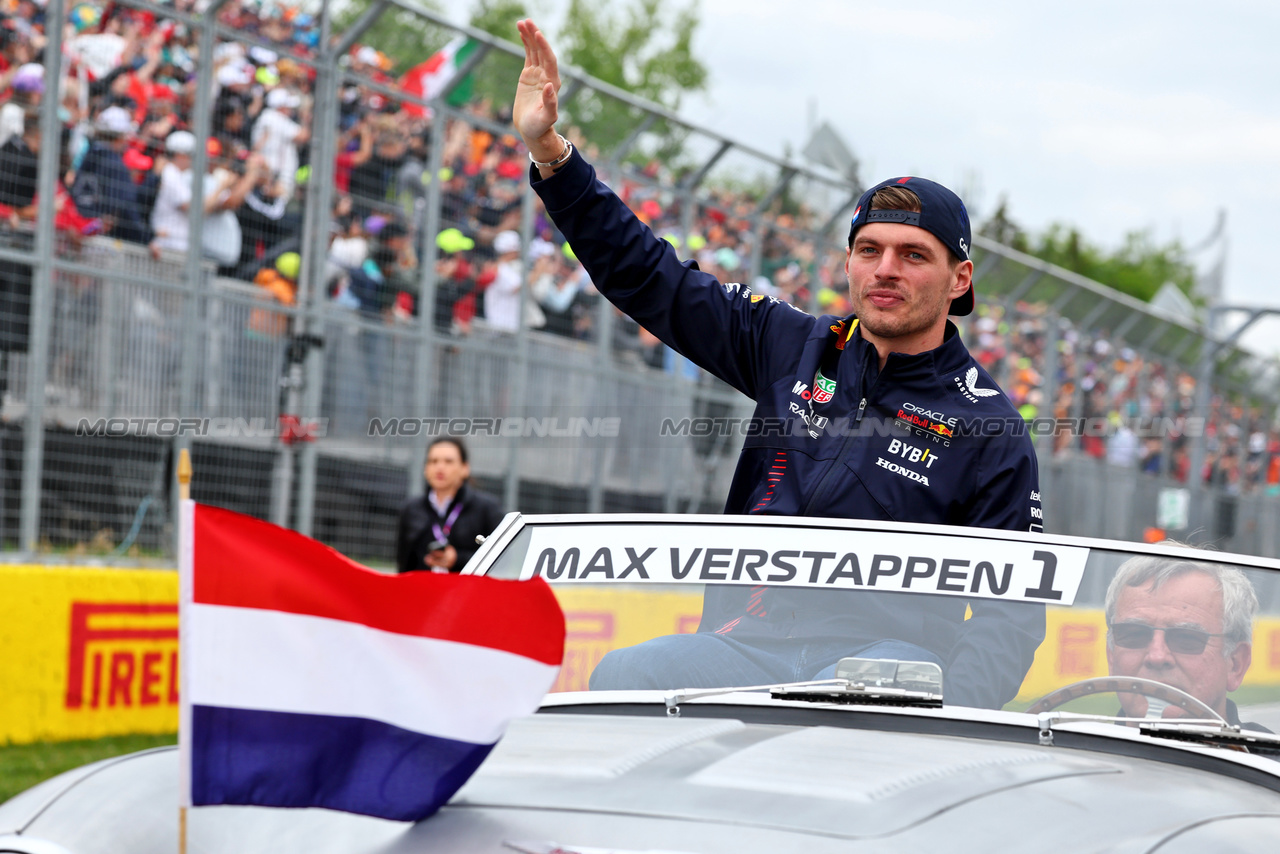 GP CANADA, Max Verstappen (NLD) Red Bull Racing on the drivers' parade.

18.06.2023. Formula 1 World Championship, Rd 9, Canadian Grand Prix, Montreal, Canada, Gara Day.

- www.xpbimages.com, EMail: requests@xpbimages.com © Copyright: Batchelor / XPB Images
