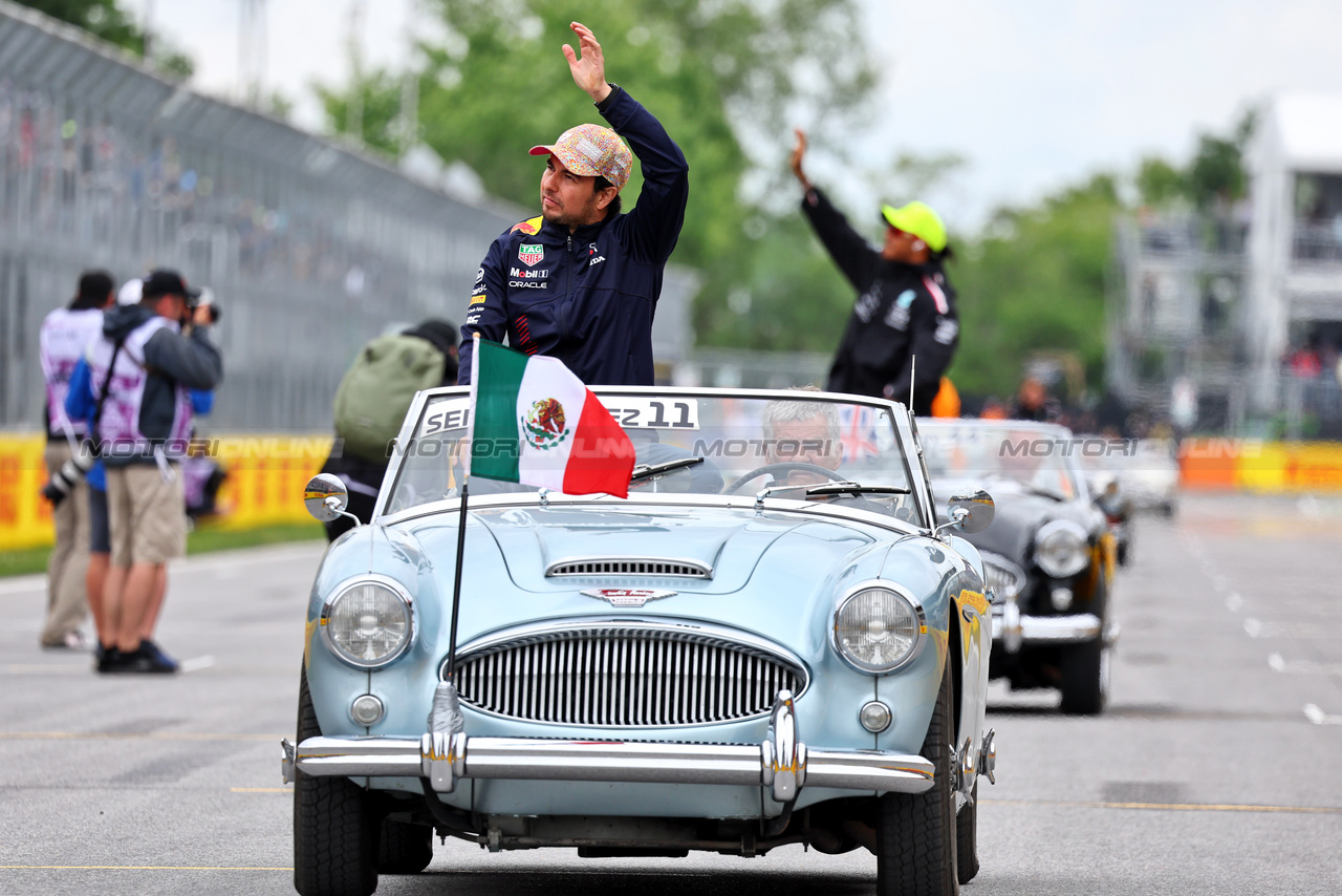 GP CANADA, Sergio Perez (MEX) Red Bull Racing on the drivers' parade.

18.06.2023. Formula 1 World Championship, Rd 9, Canadian Grand Prix, Montreal, Canada, Gara Day.

- www.xpbimages.com, EMail: requests@xpbimages.com © Copyright: Batchelor / XPB Images