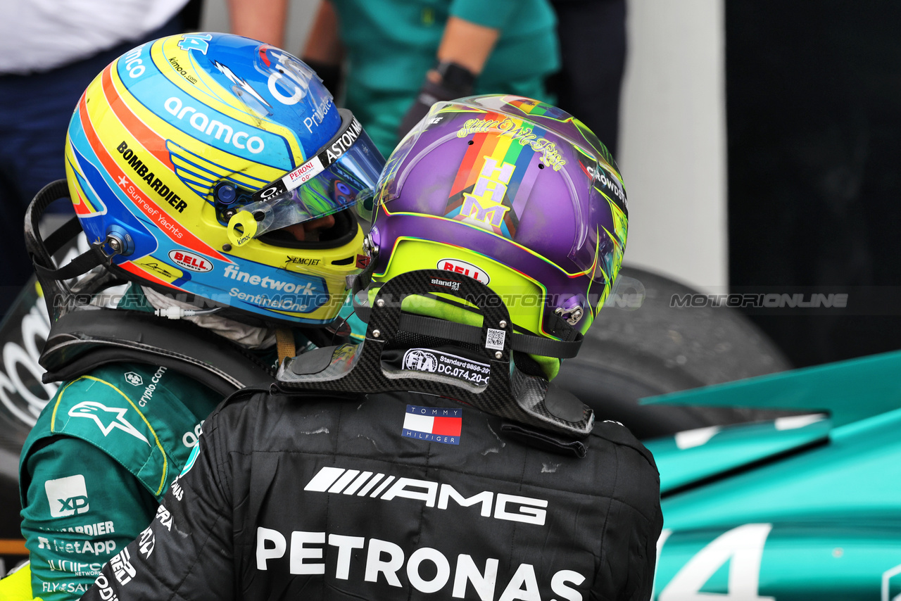 GP CANADA, Lewis Hamilton (GBR) Mercedes AMG F1 celebrates his third position with second placed Fernando Alonso (ESP) Aston Martin F1 Team in parc ferme.

18.06.2023. Formula 1 World Championship, Rd 9, Canadian Grand Prix, Montreal, Canada, Gara Day.

- www.xpbimages.com, EMail: requests@xpbimages.com © Copyright: Bearne / XPB Images