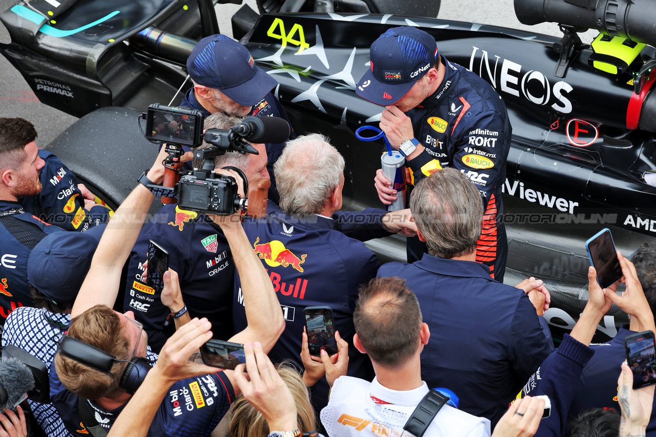 GP CANADA, Gara winner Max Verstappen (NLD) Red Bull Racing with Dr Helmut Marko (AUT) Red Bull Motorsport Consultant e Adrian Newey (GBR) Red Bull Racing Chief Technical Officer in parc ferme.

18.06.2023. Formula 1 World Championship, Rd 9, Canadian Grand Prix, Montreal, Canada, Gara Day.

- www.xpbimages.com, EMail: requests@xpbimages.com © Copyright: Bearne / XPB Images