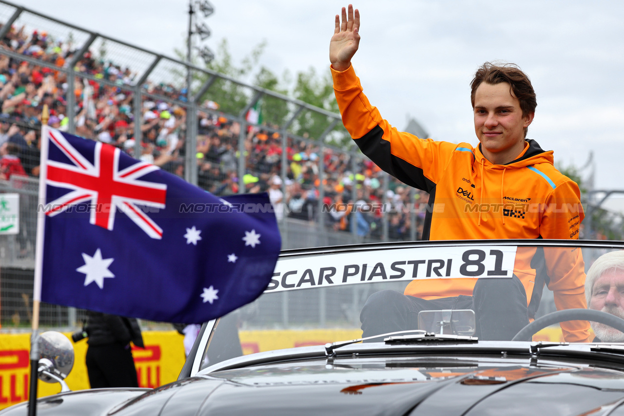 GP CANADA, Logan Sargeant (USA) Williams Racing on the drivers' parade.

18.06.2023. Formula 1 World Championship, Rd 9, Canadian Grand Prix, Montreal, Canada, Gara Day.

- www.xpbimages.com, EMail: requests@xpbimages.com © Copyright: Batchelor / XPB Images