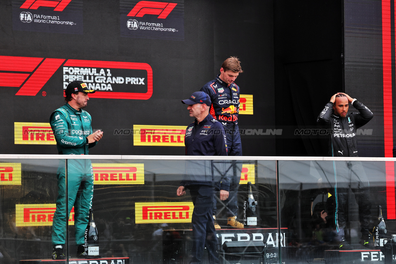 GP CANADA, The podium (L to R): Fernando Alonso (ESP) Aston Martin F1 Team, second; Adrian Newey (GBR) Red Bull Racing Chief Technical Officer; Max Verstappen (NLD) Red Bull Racing, vincitore; Lewis Hamilton (GBR) Mercedes AMG F1, third.

18.06.2023. Formula 1 World Championship, Rd 9, Canadian Grand Prix, Montreal, Canada, Gara Day.

- www.xpbimages.com, EMail: requests@xpbimages.com © Copyright: Bearne / XPB Images