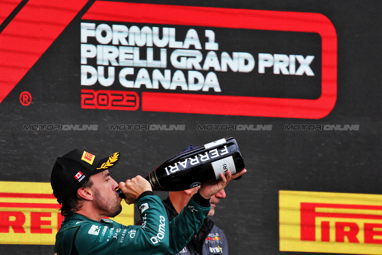 GP CANADA, Fernando Alonso (ESP) Aston Martin F1 Team celebrates his second position on the podium.

18.06.2023. Formula 1 World Championship, Rd 9, Canadian Grand Prix, Montreal, Canada, Gara Day.

- www.xpbimages.com, EMail: requests@xpbimages.com © Copyright: Bearne / XPB Images