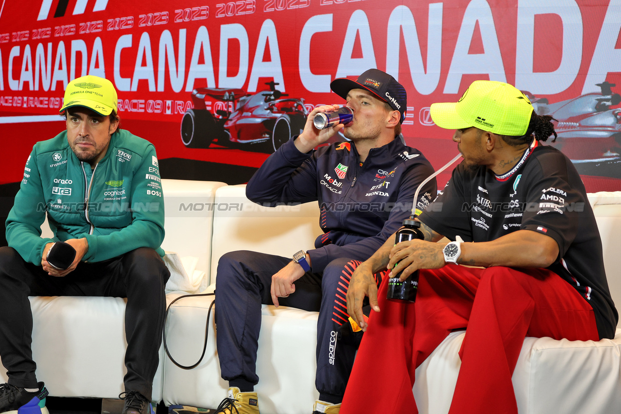 GP CANADA, (L to R): Fernando Alonso (ESP) Aston Martin F1 Team; Max Verstappen (NLD) Red Bull Racing; e Lewis Hamilton (GBR) Mercedes AMG F1, in the post race FIA Press Conference.

18.06.2023. Formula 1 World Championship, Rd 9, Canadian Grand Prix, Montreal, Canada, Gara Day.

- www.xpbimages.com, EMail: requests@xpbimages.com © Copyright: Bearne / XPB Images