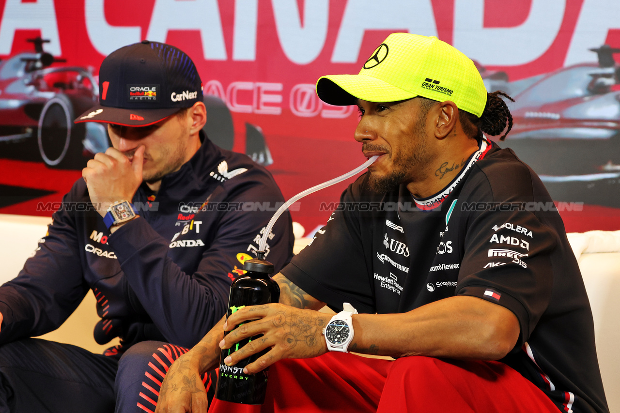 GP CANADA, (L to R): Max Verstappen (NLD) Red Bull Racing e Lewis Hamilton (GBR) Mercedes AMG F1 in the post race FIA Press Conference.

18.06.2023. Formula 1 World Championship, Rd 9, Canadian Grand Prix, Montreal, Canada, Gara Day.

- www.xpbimages.com, EMail: requests@xpbimages.com © Copyright: Bearne / XPB Images
