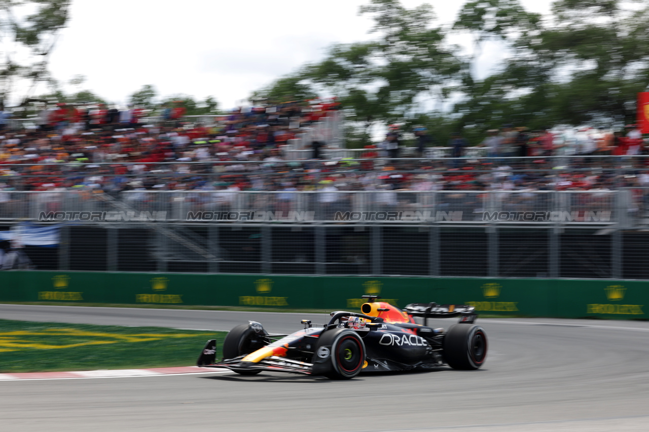 GP CANADA, Max Verstappen (NLD) Red Bull Racing RB19.

18.06.2023. Formula 1 World Championship, Rd 9, Canadian Grand Prix, Montreal, Canada, Gara Day.

- www.xpbimages.com, EMail: requests@xpbimages.com © Copyright: Bearne / XPB Images