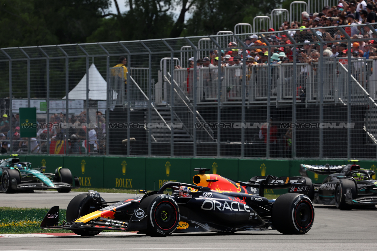 GP CANADA, Max Verstappen (NLD) Red Bull Racing RB19.

18.06.2023. Formula 1 World Championship, Rd 9, Canadian Grand Prix, Montreal, Canada, Gara Day.

- www.xpbimages.com, EMail: requests@xpbimages.com © Copyright: Bearne / XPB Images