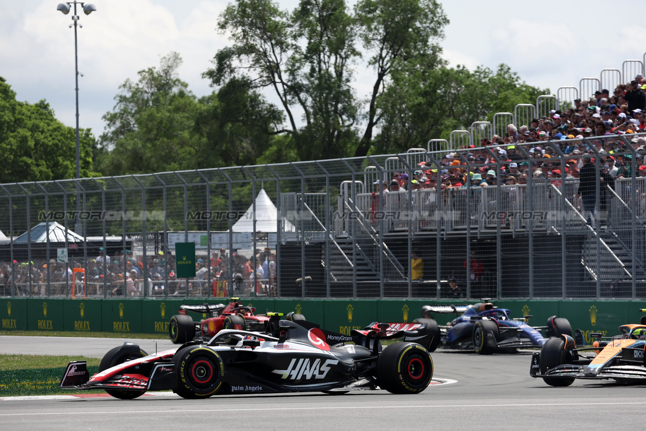 GP CANADA, Nico Hulkenberg (GER) Haas VF-23.

18.06.2023. Formula 1 World Championship, Rd 9, Canadian Grand Prix, Montreal, Canada, Gara Day.

- www.xpbimages.com, EMail: requests@xpbimages.com © Copyright: Bearne / XPB Images