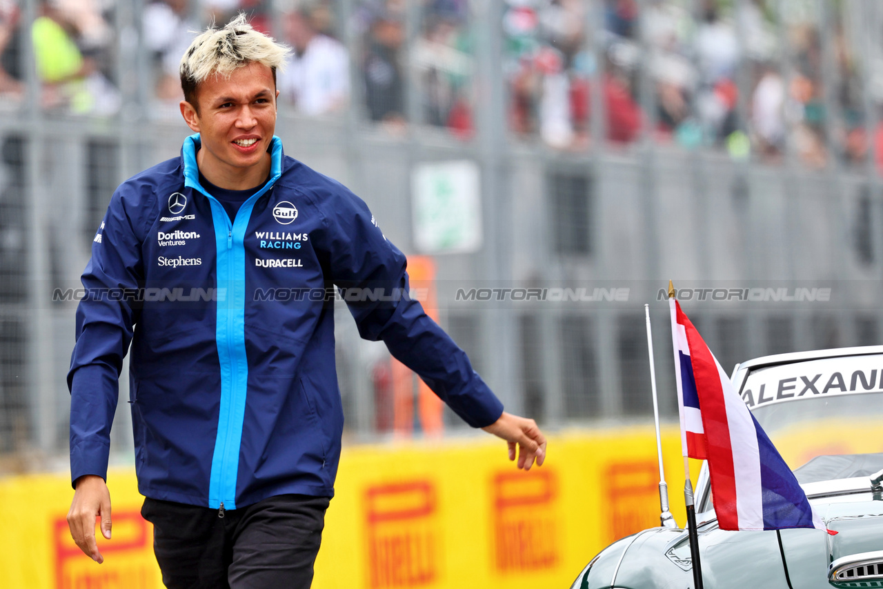 GP CANADA, Alexander Albon (THA) Williams Racing on the drivers' parade.

18.06.2023. Formula 1 World Championship, Rd 9, Canadian Grand Prix, Montreal, Canada, Gara Day.

- www.xpbimages.com, EMail: requests@xpbimages.com © Copyright: Batchelor / XPB Images