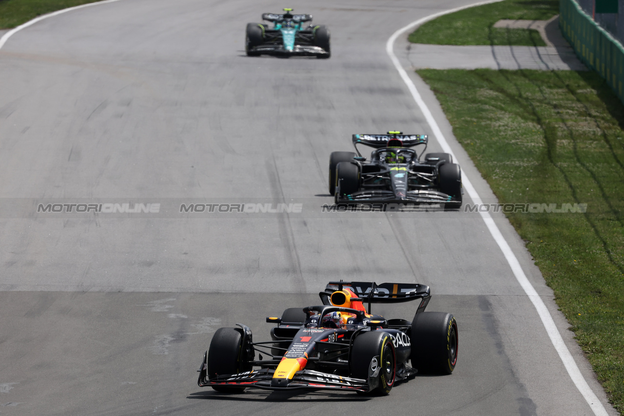 GP CANADA, Max Verstappen (NLD) Red Bull Racing RB19.

18.06.2023. Formula 1 World Championship, Rd 9, Canadian Grand Prix, Montreal, Canada, Gara Day.

- www.xpbimages.com, EMail: requests@xpbimages.com © Copyright: Bearne / XPB Images