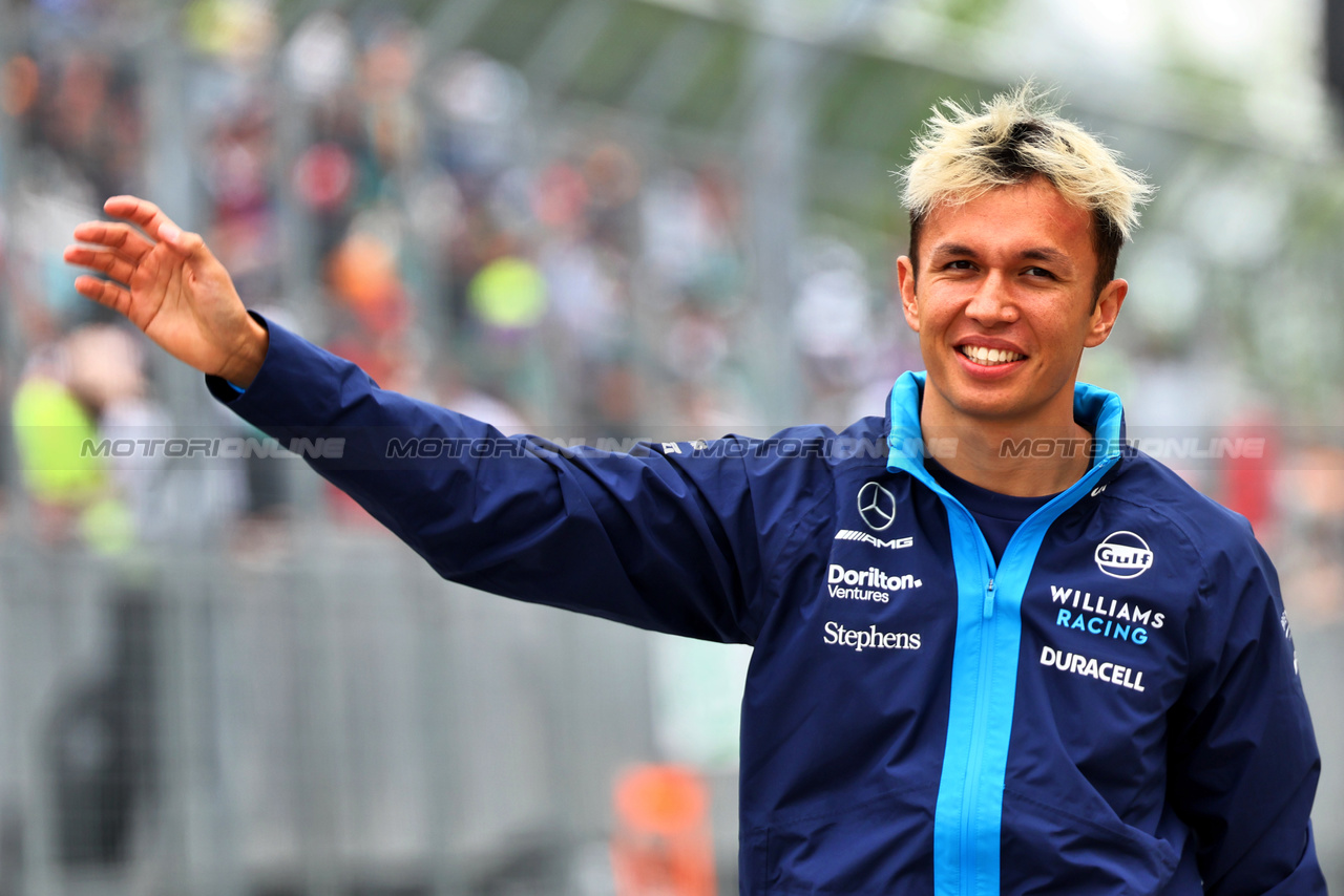 GP CANADA, Alexander Albon (THA) Williams Racing on the drivers' parade.

18.06.2023. Formula 1 World Championship, Rd 9, Canadian Grand Prix, Montreal, Canada, Gara Day.

- www.xpbimages.com, EMail: requests@xpbimages.com © Copyright: Batchelor / XPB Images