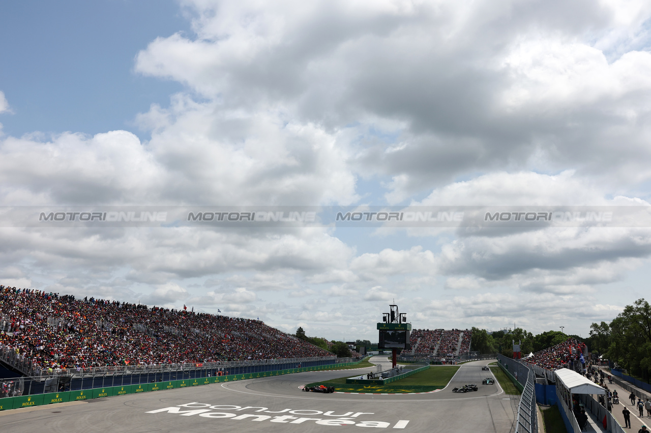GP CANADA, Max Verstappen (NLD) Red Bull Racing RB19.

18.06.2023. Formula 1 World Championship, Rd 9, Canadian Grand Prix, Montreal, Canada, Gara Day.

- www.xpbimages.com, EMail: requests@xpbimages.com © Copyright: Bearne / XPB Images