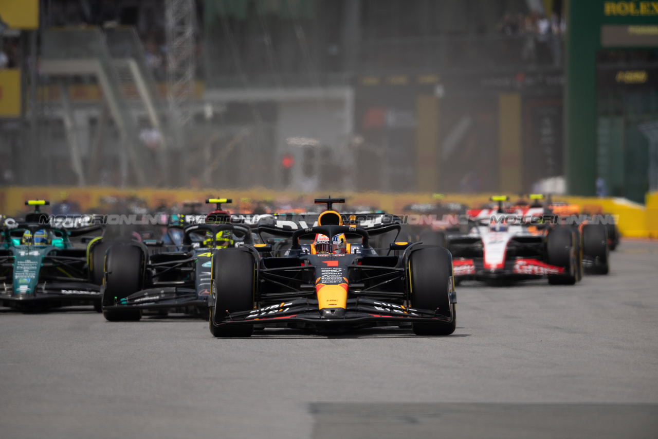 GP CANADA, Max Verstappen (NLD) Red Bull Racing RB19 davanti a at the partenza of the race.

18.06.2023. Formula 1 World Championship, Rd 9, Canadian Grand Prix, Montreal, Canada, Gara Day.

- www.xpbimages.com, EMail: requests@xpbimages.com © Copyright: Price / XPB Images
