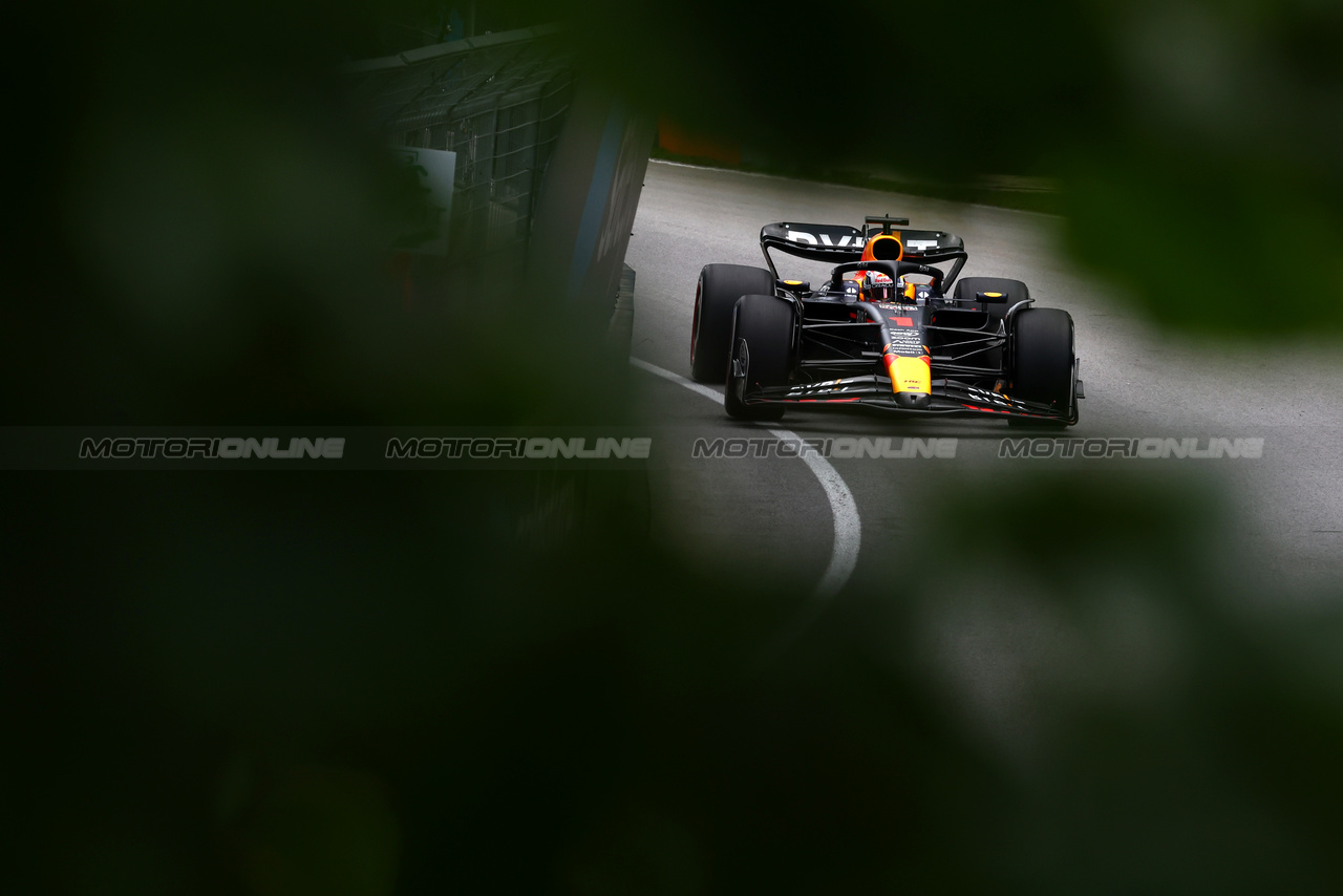 GP CANADA, Max Verstappen (NLD) Red Bull Racing RB19.

18.06.2023. Formula 1 World Championship, Rd 9, Canadian Grand Prix, Montreal, Canada, Gara Day.

 - www.xpbimages.com, EMail: requests@xpbimages.com © Copyright: Coates / XPB Images