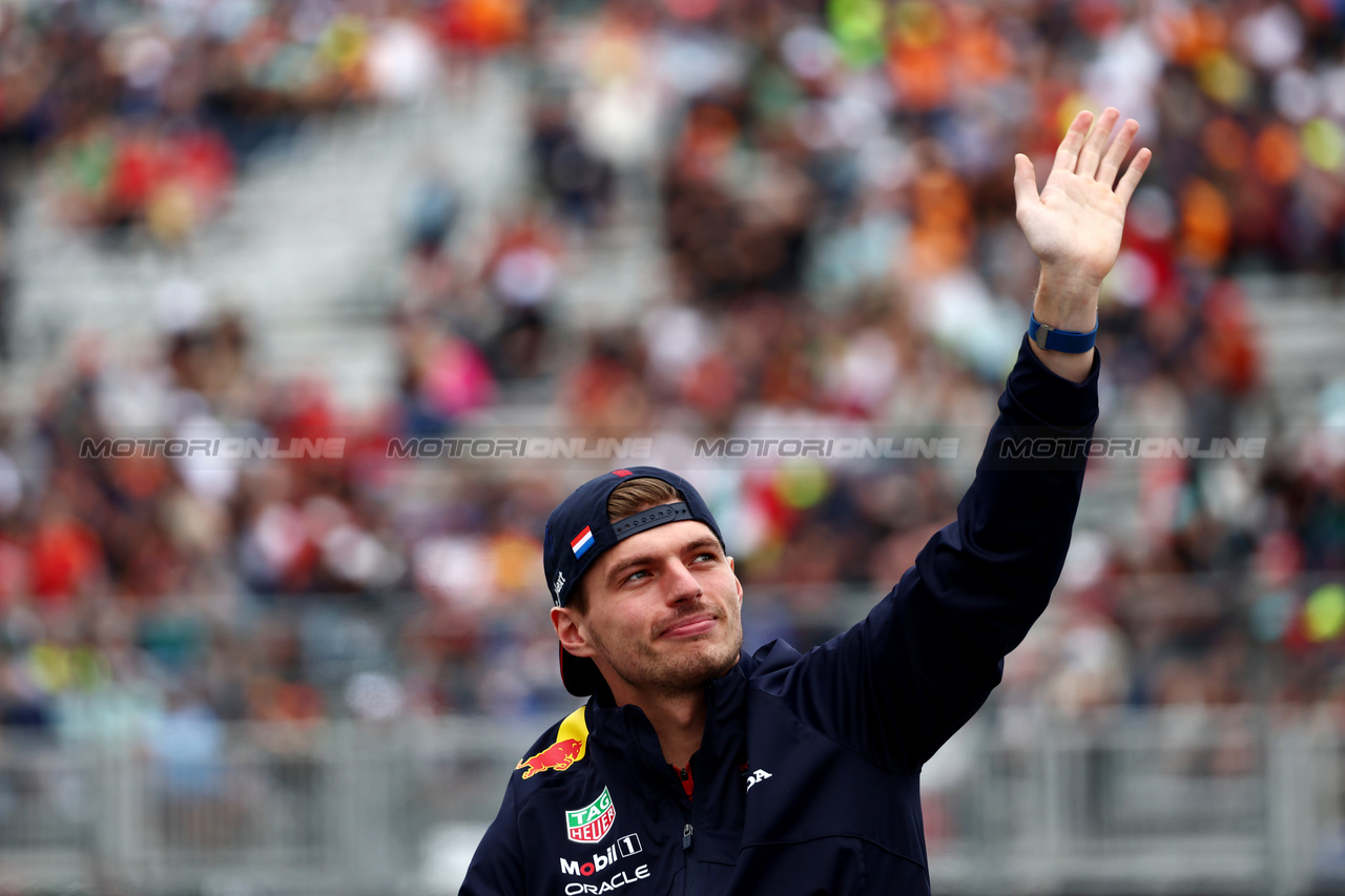 GP CANADA, Max Verstappen (NLD) Red Bull Racing on the drivers' parade.

18.06.2023. Formula 1 World Championship, Rd 9, Canadian Grand Prix, Montreal, Canada, Gara Day.

 - www.xpbimages.com, EMail: requests@xpbimages.com © Copyright: Coates / XPB Images