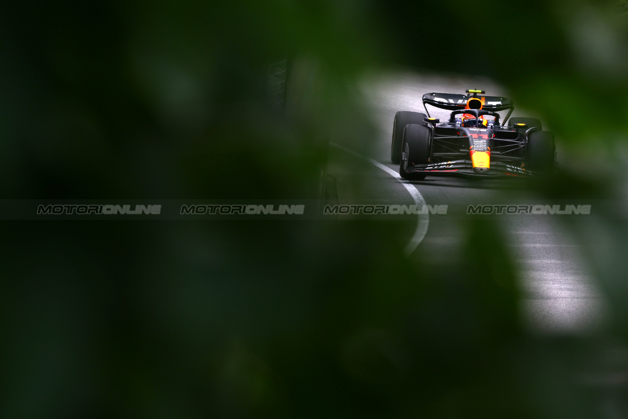 GP CANADA, Sergio Perez (MEX) Red Bull Racing RB19.

18.06.2023. Formula 1 World Championship, Rd 9, Canadian Grand Prix, Montreal, Canada, Gara Day.

 - www.xpbimages.com, EMail: requests@xpbimages.com © Copyright: Coates / XPB Images