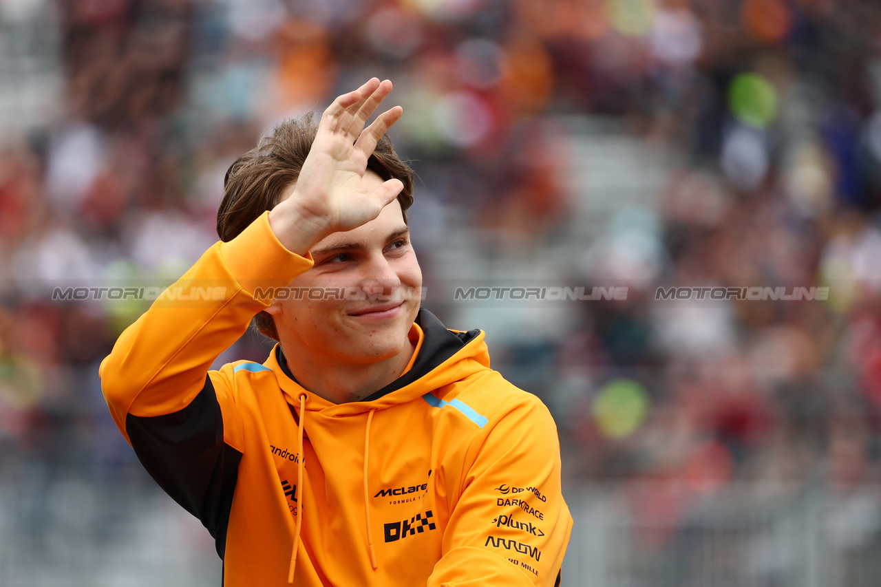 GP CANADA, Oscar Piastri (AUS) McLaren on the drivers' parade.

18.06.2023. Formula 1 World Championship, Rd 9, Canadian Grand Prix, Montreal, Canada, Gara Day.

 - www.xpbimages.com, EMail: requests@xpbimages.com © Copyright: Coates / XPB Images
