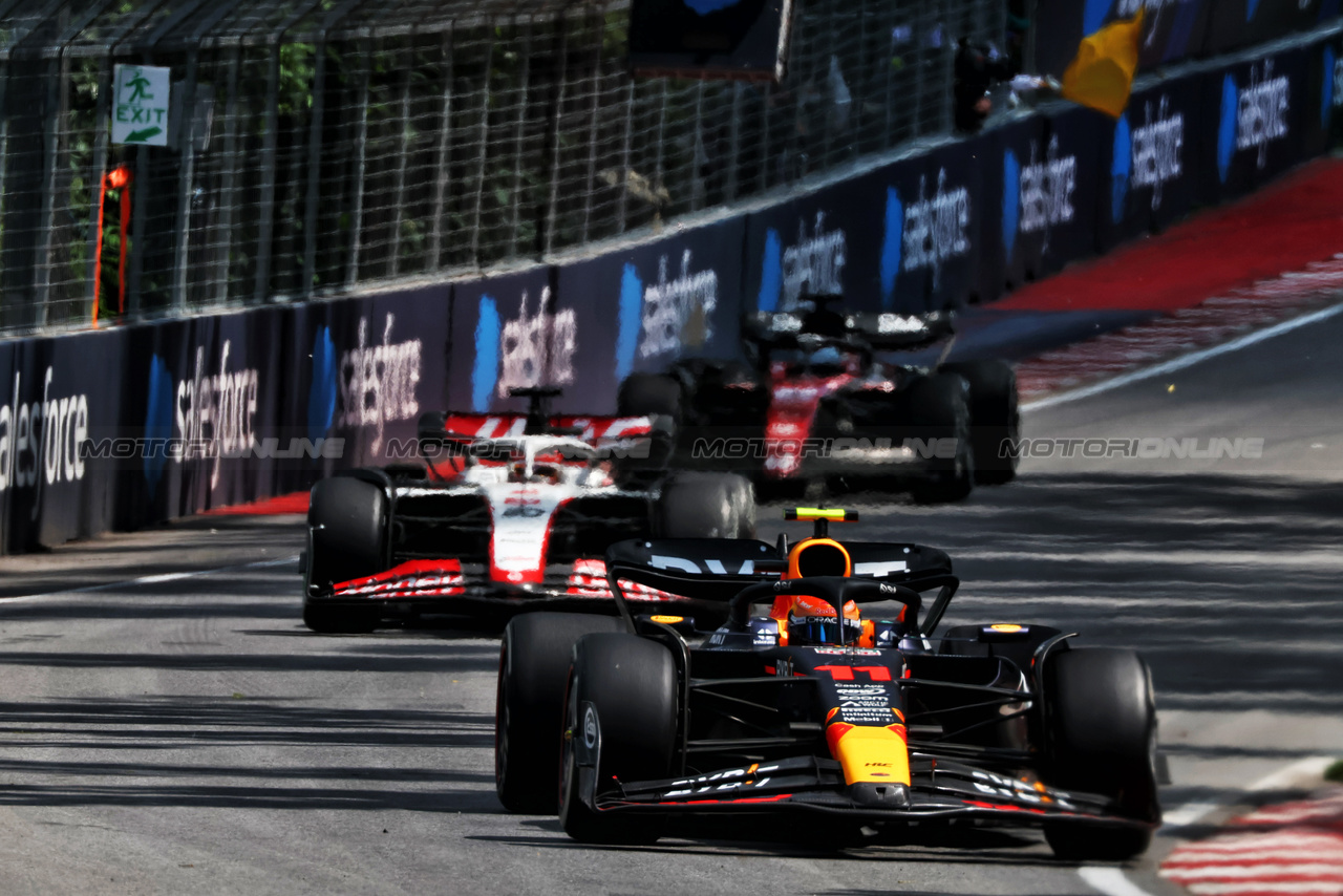 GP CANADA, Sergio Perez (MEX) Red Bull Racing RB19.

18.06.2023. Formula 1 World Championship, Rd 9, Canadian Grand Prix, Montreal, Canada, Gara Day.

 - www.xpbimages.com, EMail: requests@xpbimages.com © Copyright: Coates / XPB Images