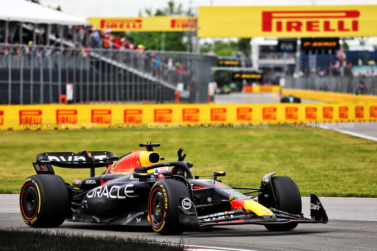 GP CANADA, Gara winner Max Verstappen (NLD) Red Bull Racing RB19 celebrates at the end of the race.

18.06.2023. Formula 1 World Championship, Rd 9, Canadian Grand Prix, Montreal, Canada, Gara Day.

 - www.xpbimages.com, EMail: requests@xpbimages.com © Copyright: Coates / XPB Images