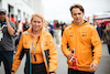 GP CANADA, (L to R): Sophie Ogg (GBR) McLaren Communications Director with Oscar Piastri (AUS) McLaren.
18.06.2023. Formula 1 World Championship, Rd 9, Canadian Grand Prix, Montreal, Canada, Gara Day.
- www.xpbimages.com, EMail: requests@xpbimages.com © Copyright: Bearne / XPB Images