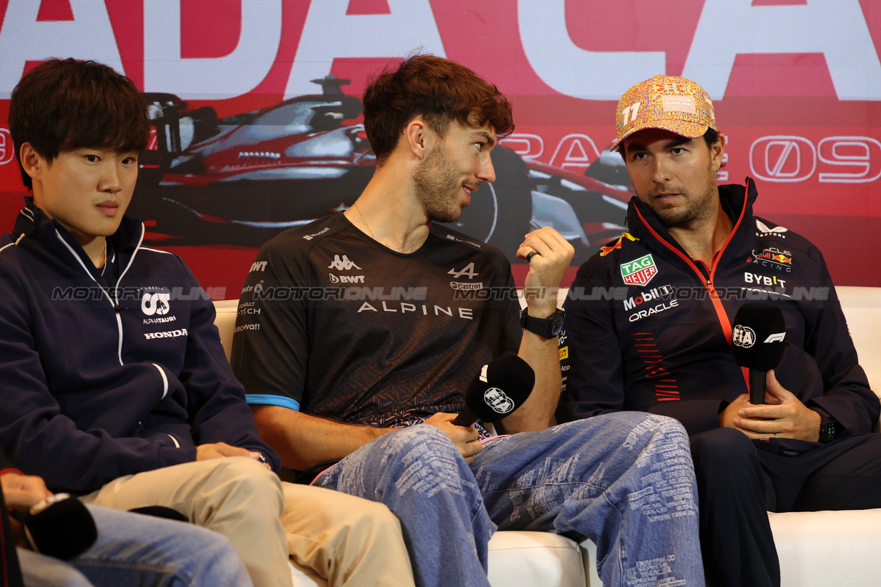 GP CANADA, (L to R): Yuki Tsunoda (JPN) AlphaTauri; Pierre Gasly (FRA) Alpine F1 Team e Sergio Perez (MEX) Red Bull Racing in the FIA Press Conference.

15.06.2023. Formula 1 World Championship, Rd 9, Canadian Grand Prix, Montreal, Canada, Preparation Day.

- www.xpbimages.com, EMail: requests@xpbimages.com © Copyright: Bearne / XPB Images