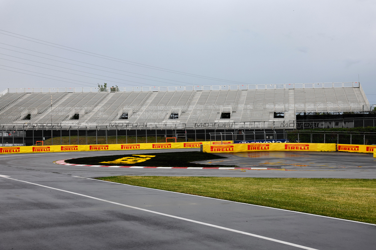 GP CANADA, Circuit detail - barrier at turn 1 e turn 2.

15.06.2023. Formula 1 World Championship, Rd 9, Canadian Grand Prix, Montreal, Canada, Preparation Day.

- www.xpbimages.com, EMail: requests@xpbimages.com © Copyright: Batchelor / XPB Images