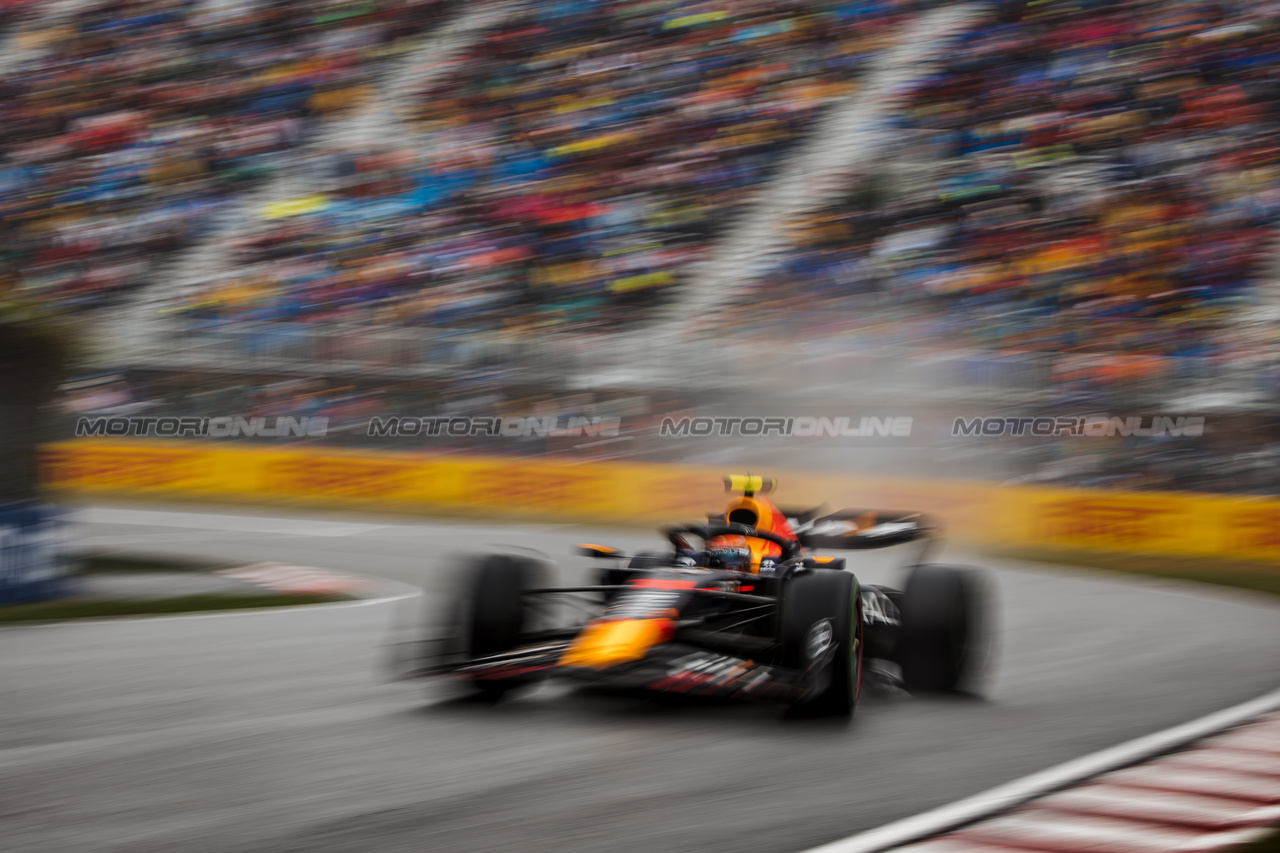 GP CANADA, Sergio Perez (MEX) Red Bull Racing RB19.

17.06.2023. Formula 1 World Championship, Rd 9, Canadian Grand Prix, Montreal, Canada, Qualifiche Day.

- www.xpbimages.com, EMail: requests@xpbimages.com © Copyright: Bearne / XPB Images