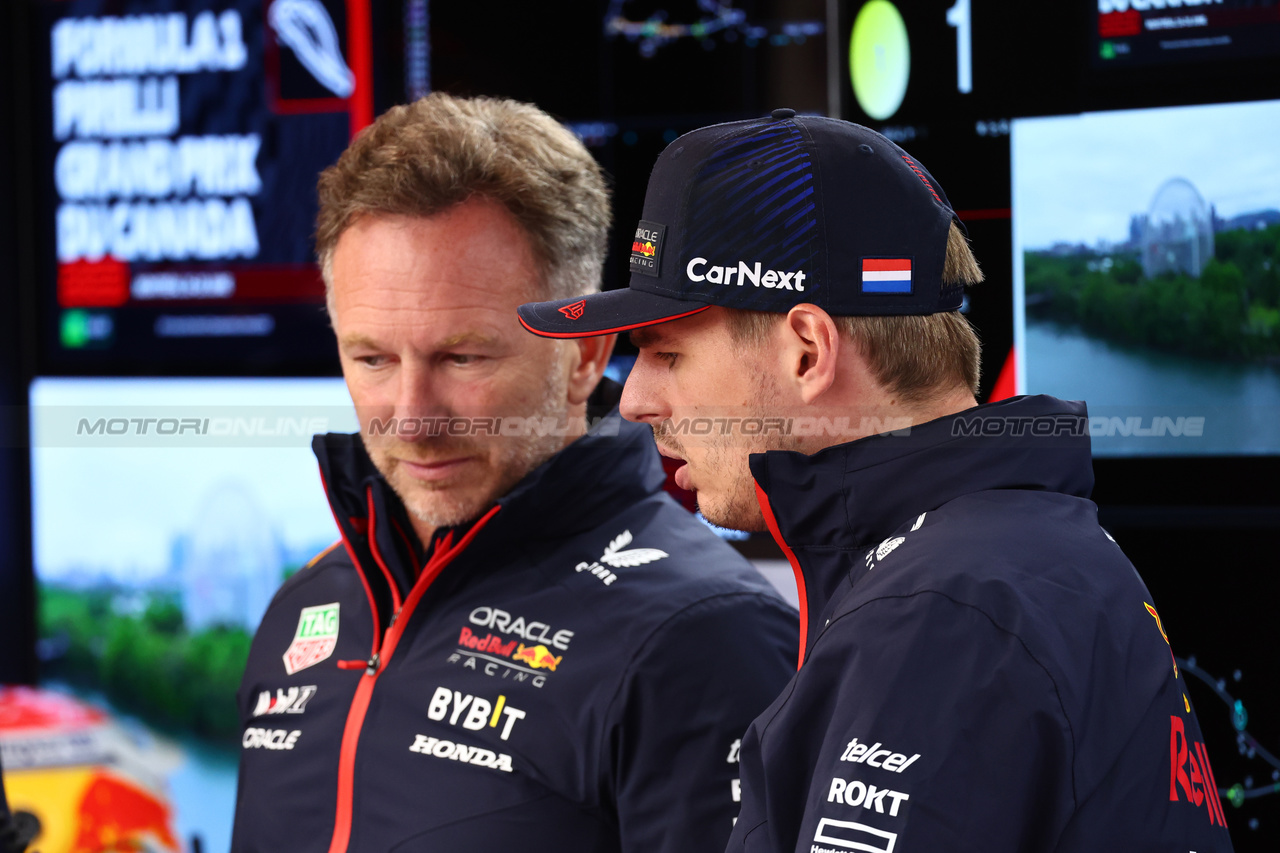 GP CANADA, (L to R): Christian Horner (GBR) Red Bull Racing Team Principal with Max Verstappen (NLD) Red Bull Racing.

17.06.2023. Formula 1 World Championship, Rd 9, Canadian Grand Prix, Montreal, Canada, Qualifiche Day.

- www.xpbimages.com, EMail: requests@xpbimages.com © Copyright: Batchelor / XPB Images