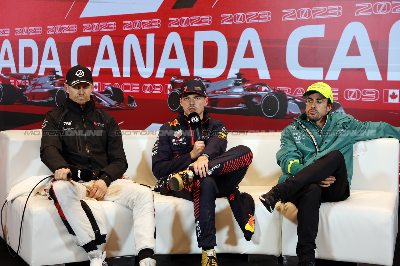 GP CANADA, (L to R): Nico Hulkenberg (GER) Haas F1 Team; Max Verstappen (NLD) Red Bull Racing; e Fernando Alonso (ESP) Aston Martin F1 Team, in the post qualifying FIA Press Conference.

17.06.2023. Formula 1 World Championship, Rd 9, Canadian Grand Prix, Montreal, Canada, Qualifiche Day.

- www.xpbimages.com, EMail: requests@xpbimages.com © Copyright: Bearne / XPB Images