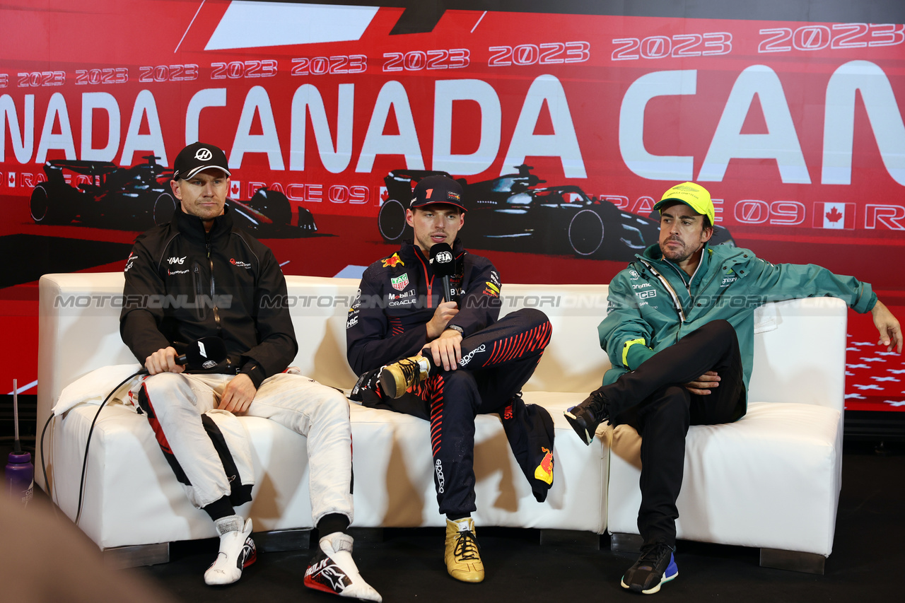 GP CANADA, (L to R): Nico Hulkenberg (GER) Haas F1 Team; Max Verstappen (NLD) Red Bull Racing; e Fernando Alonso (ESP) Aston Martin F1 Team, in the post qualifying FIA Press Conference.

17.06.2023. Formula 1 World Championship, Rd 9, Canadian Grand Prix, Montreal, Canada, Qualifiche Day.

- www.xpbimages.com, EMail: requests@xpbimages.com © Copyright: Bearne / XPB Images