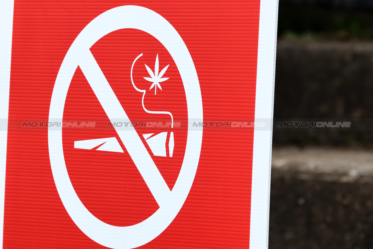 GP CANADA, Circuit Atmosfera - no cannabis smoking sign.

16.06.2023. Formula 1 World Championship, Rd 9, Canadian Grand Prix, Montreal, Canada, Practice Day.

 - www.xpbimages.com, EMail: requests@xpbimages.com © Copyright: Coates / XPB Images
