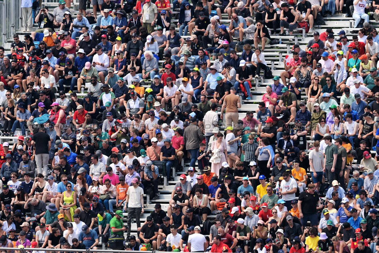 GP CANADA, Circuit Atmosfera - fans in the grandstand.

16.06.2023. Formula 1 World Championship, Rd 9, Canadian Grand Prix, Montreal, Canada, Practice Day.

- www.xpbimages.com, EMail: requests@xpbimages.com © Copyright: Price / XPB Images