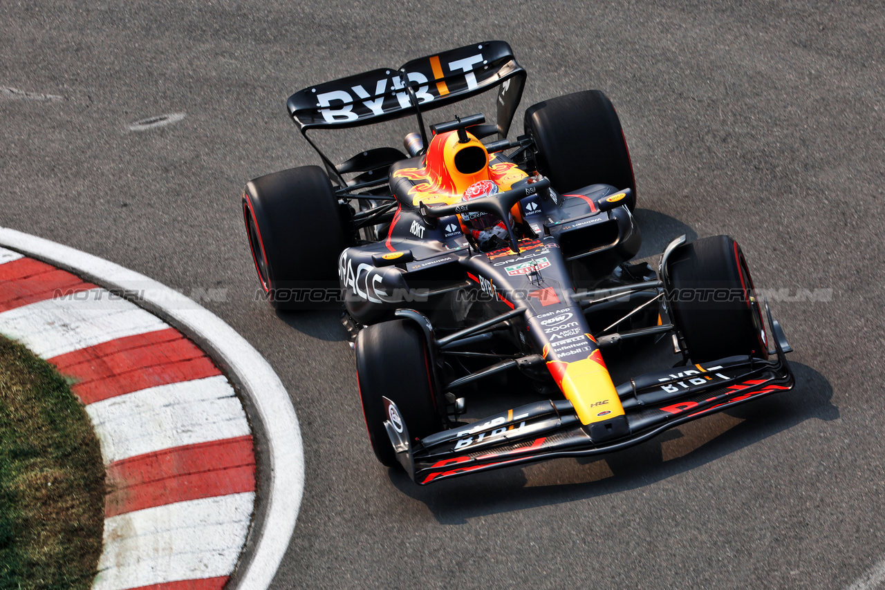 GP CANADA, Max Verstappen (NLD) Red Bull Racing RB19.

16.06.2023. Formula 1 World Championship, Rd 9, Canadian Grand Prix, Montreal, Canada, Practice Day.

 - www.xpbimages.com, EMail: requests@xpbimages.com © Copyright: Coates / XPB Images
