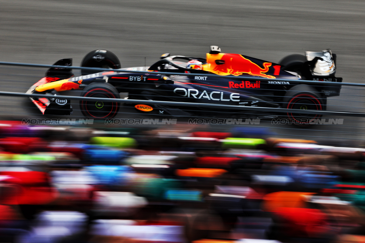 GP CANADA, Max Verstappen (NLD) Red Bull Racing RB19.

16.06.2023. Formula 1 World Championship, Rd 9, Canadian Grand Prix, Montreal, Canada, Practice Day.

 - www.xpbimages.com, EMail: requests@xpbimages.com © Copyright: Coates / XPB Images