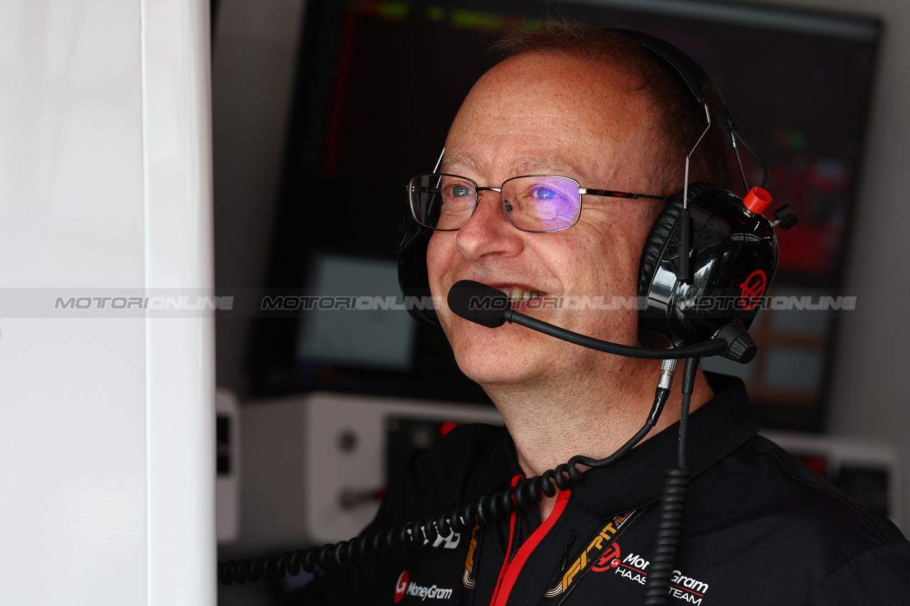 GP CANADA, Mark Slade (GBR) Haas F1 Team Gara Engineer.

16.06.2023. Formula 1 World Championship, Rd 9, Canadian Grand Prix, Montreal, Canada, Practice Day.

- www.xpbimages.com, EMail: requests@xpbimages.com © Copyright: Batchelor / XPB Images