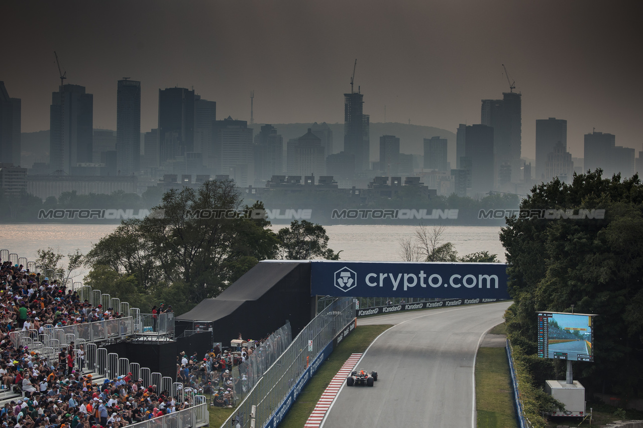 GP CANADA, Max Verstappen (NLD) Red Bull Racing RB19.

16.06.2023. Formula 1 World Championship, Rd 9, Canadian Grand Prix, Montreal, Canada, Practice Day.

- www.xpbimages.com, EMail: requests@xpbimages.com © Copyright: Bearne / XPB Images
