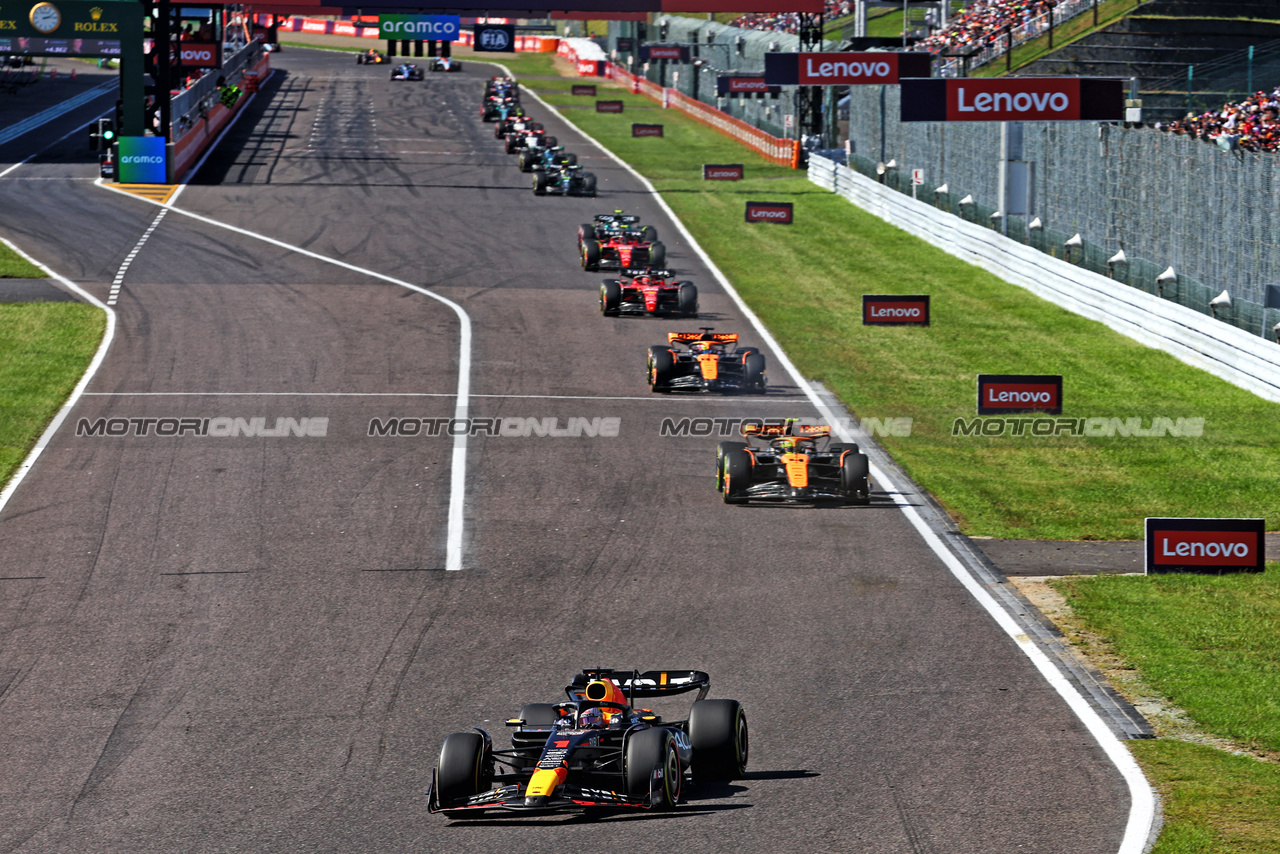GP GIAPPONE, Max Verstappen (NLD) Red Bull Racing RB19.

24.09.2023. Formula 1 World Championship, Rd 17, Japanese Grand Prix, Suzuka, Japan, Gara Day.

- www.xpbimages.com, EMail: requests@xpbimages.com © Copyright: Batchelor / XPB Images