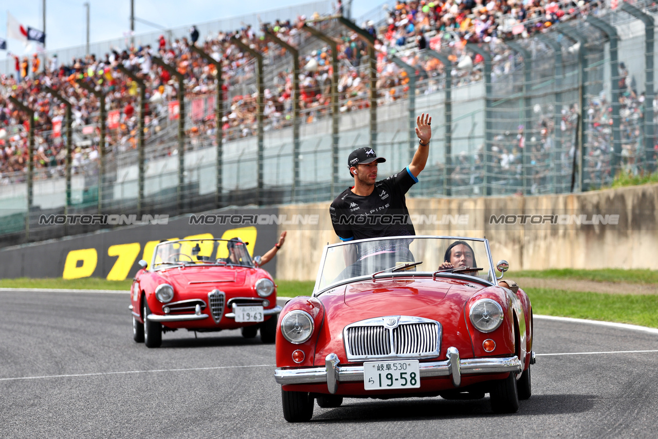 GP GIAPPONE, Pierre Gasly (FRA) Alpine F1 Team on the drivers' parade.

24.09.2023. Formula 1 World Championship, Rd 17, Japanese Grand Prix, Suzuka, Japan, Gara Day.

 - www.xpbimages.com, EMail: requests@xpbimages.com © Copyright: Coates / XPB Images