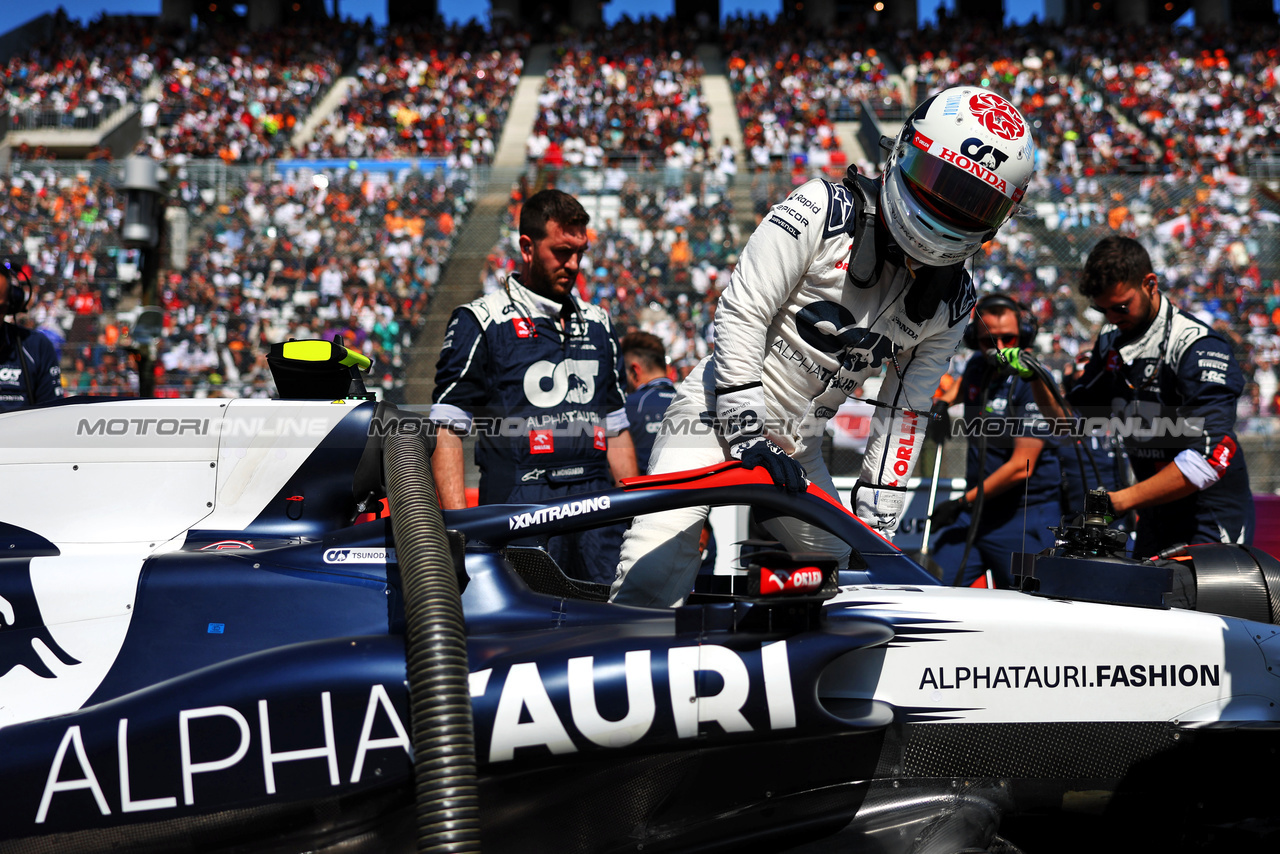 GP GIAPPONE, Yuki Tsunoda (JPN) AlphaTauri AT04 on the grid.

24.09.2023. Formula 1 World Championship, Rd 17, Japanese Grand Prix, Suzuka, Japan, Gara Day.

- www.xpbimages.com, EMail: requests@xpbimages.com © Copyright: Charniaux / XPB Images