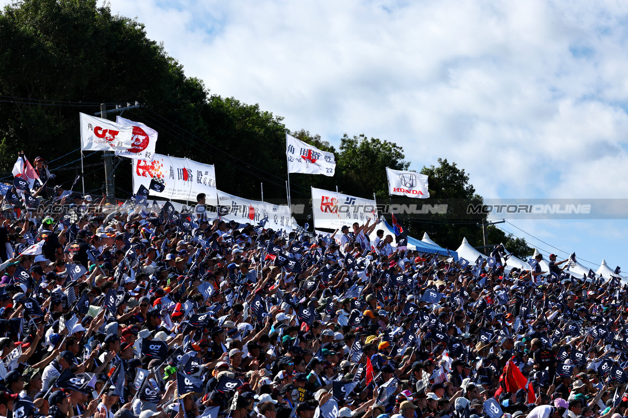GP GIAPPONE, Circuit Atmosfera - fans in the grandstand.

24.09.2023. Formula 1 World Championship, Rd 17, Japanese Grand Prix, Suzuka, Japan, Gara Day.

- www.xpbimages.com, EMail: requests@xpbimages.com © Copyright: Charniaux / XPB Images