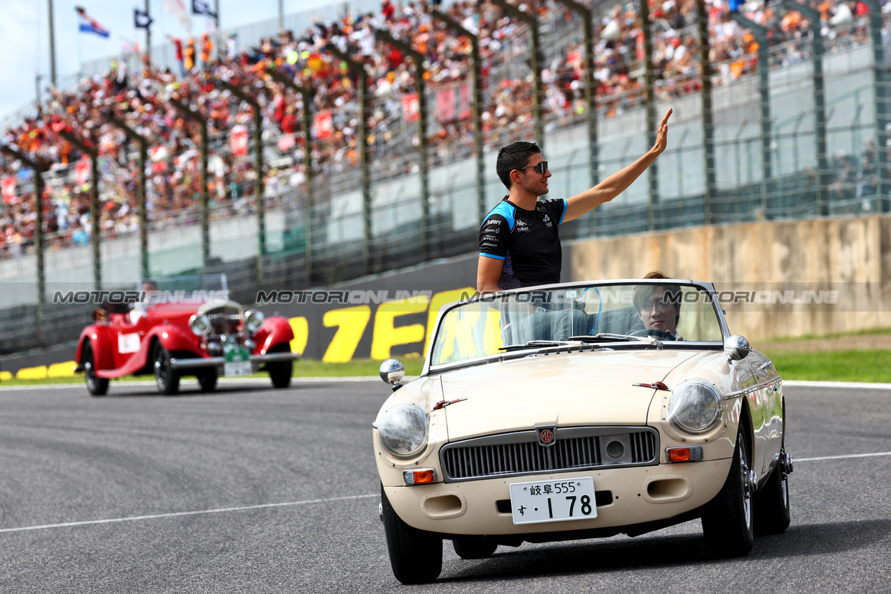 GP GIAPPONE, Esteban Ocon (FRA) Alpine F1 Team on the drivers' parade.

24.09.2023. Formula 1 World Championship, Rd 17, Japanese Grand Prix, Suzuka, Japan, Gara Day.

 - www.xpbimages.com, EMail: requests@xpbimages.com © Copyright: Coates / XPB Images