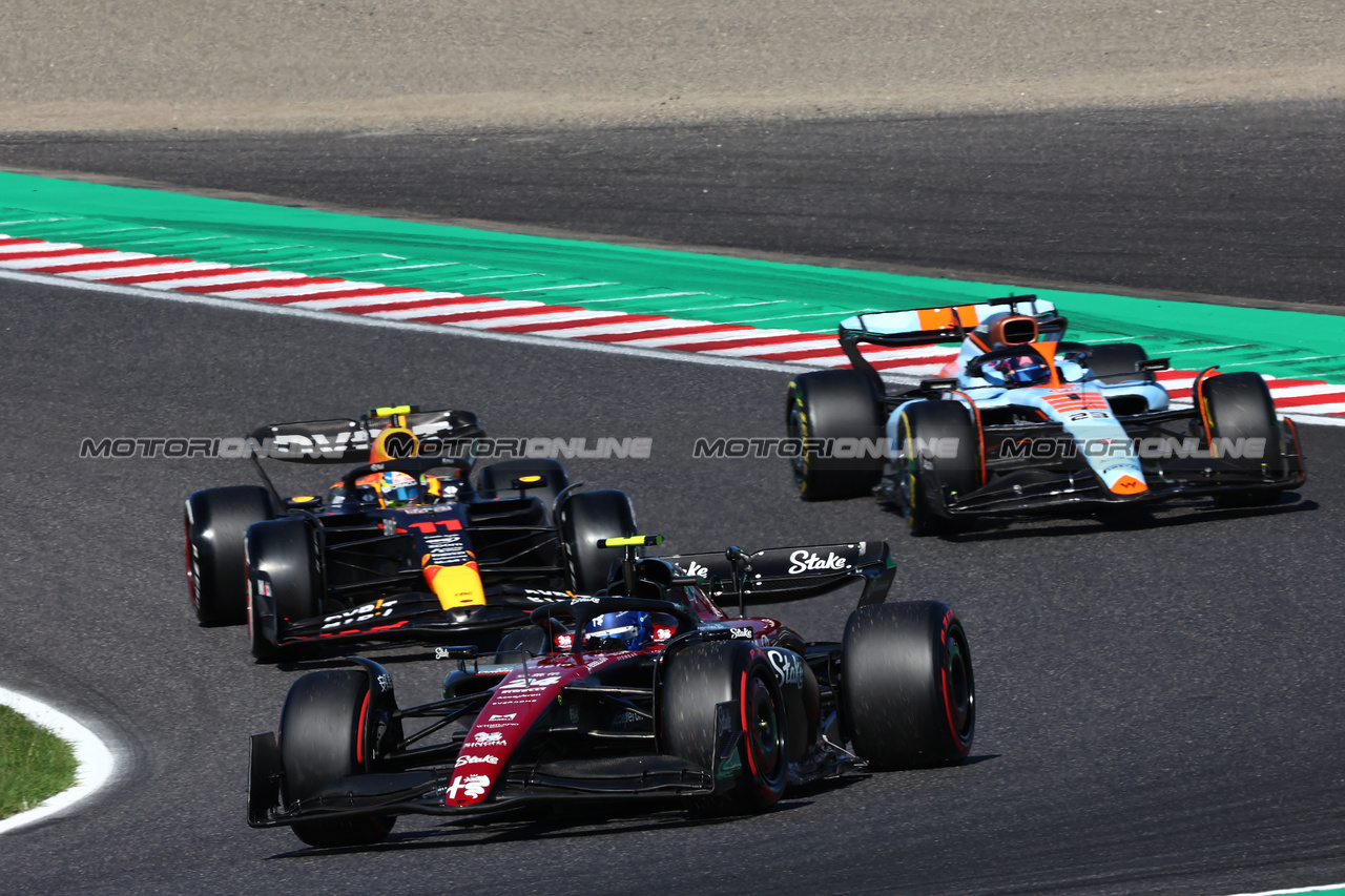GP GIAPPONE, Zhou Guanyu (CHN) Alfa Romeo F1 Team C43.

24.09.2023. Formula 1 World Championship, Rd 17, Japanese Grand Prix, Suzuka, Japan, Gara Day.

- www.xpbimages.com, EMail: requests@xpbimages.com © Copyright: Charniaux / XPB Images