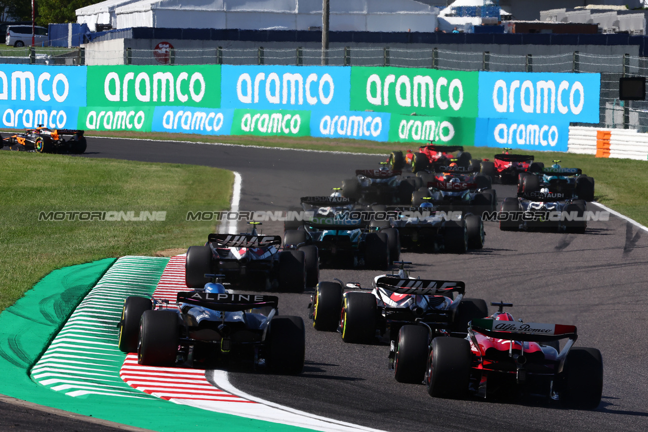 GP GIAPPONE, Esteban Ocon (FRA) Alpine F1 Team A523 e Valtteri Bottas (FIN) Alfa Romeo F1 Team C43 at the partenza of the race.

24.09.2023. Formula 1 World Championship, Rd 17, Japanese Grand Prix, Suzuka, Japan, Gara Day.

- www.xpbimages.com, EMail: requests@xpbimages.com © Copyright: Charniaux / XPB Images