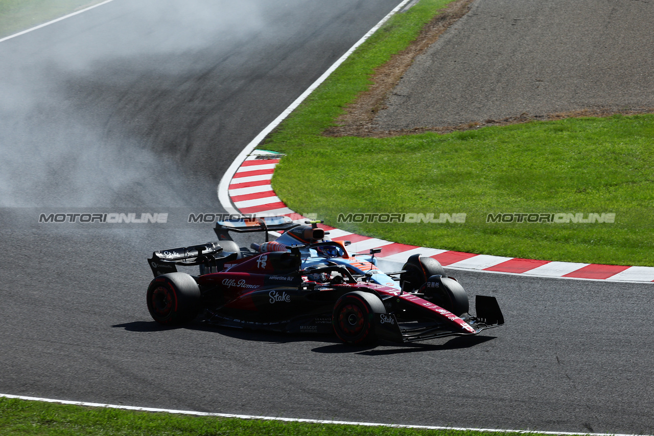 GP GIAPPONE, Valtteri Bottas (FIN) Alfa Romeo F1 Team C43 is hit by Logan Sargeant (USA) Williams Racing FW45.

24.09.2023. Formula 1 World Championship, Rd 17, Japanese Grand Prix, Suzuka, Japan, Gara Day.

 - www.xpbimages.com, EMail: requests@xpbimages.com © Copyright: Coates / XPB Images