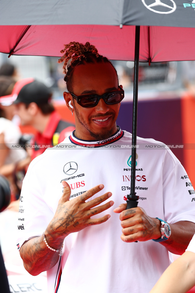 GP GIAPPONE, Lewis Hamilton (GBR) Mercedes AMG F1 on the drivers' parade.

24.09.2023. Formula 1 World Championship, Rd 17, Japanese Grand Prix, Suzuka, Japan, Gara Day.

 - www.xpbimages.com, EMail: requests@xpbimages.com © Copyright: Coates / XPB Images