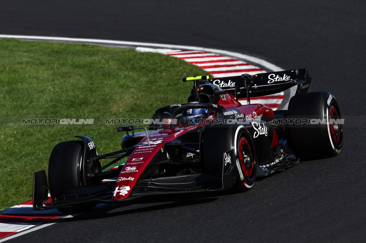 GP GIAPPONE, Guanyu Zhou (CHI), Alfa Romeo Racing 
24.09.2023. Formula 1 World Championship, Rd 17, Japanese Grand Prix, Suzuka, Japan, Gara Day.
- www.xpbimages.com, EMail: requests@xpbimages.com © Copyright: Charniaux / XPB Images