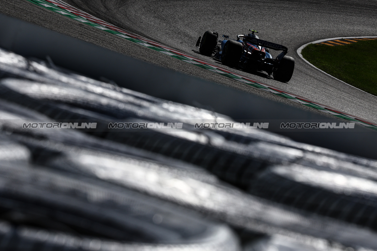 GP GIAPPONE, Logan Sargeant (USA), Williams F1 Team  
24.09.2023. Formula 1 World Championship, Rd 17, Japanese Grand Prix, Suzuka, Japan, Gara Day.
- www.xpbimages.com, EMail: requests@xpbimages.com © Copyright: Charniaux / XPB Images