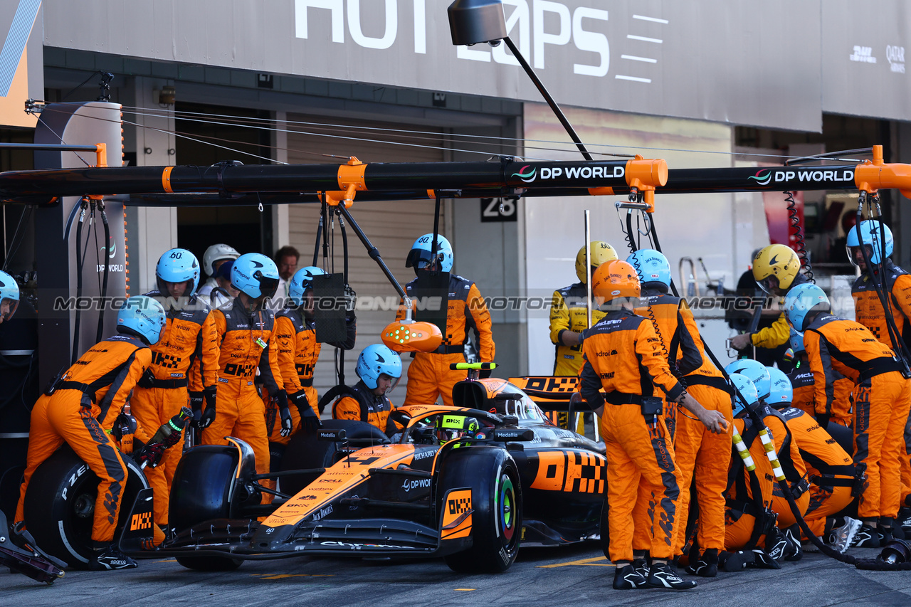 GP GIAPPONE, Lando Norris (GBR) McLaren MCL60.
24.09.2023. Formula 1 World Championship, Rd 17, Japanese Grand Prix, Suzuka, Japan, Gara Day.
- www.xpbimages.com, EMail: requests@xpbimages.com © Copyright: Batchelor / XPB Images