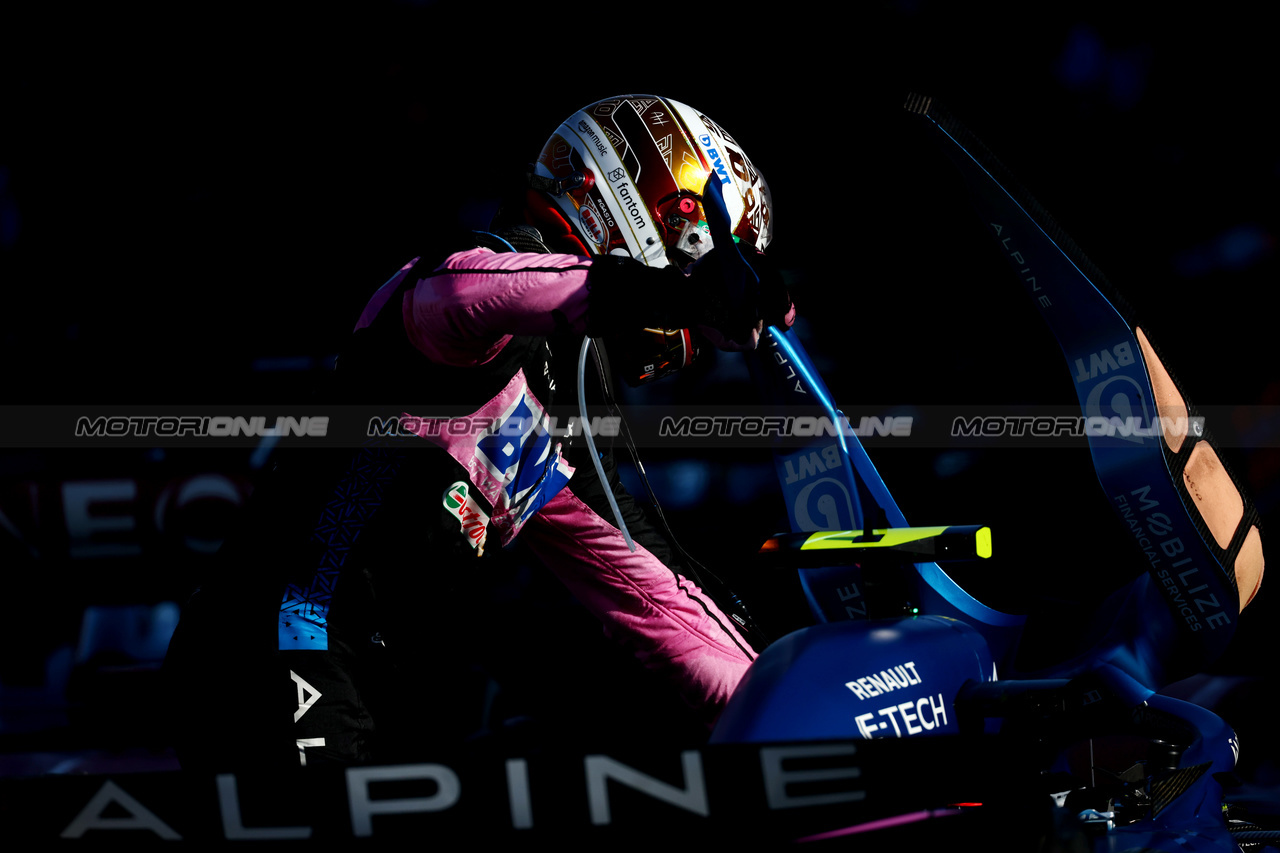 GP GIAPPONE, Pierre Gasly (FRA) Alpine F1 Team A523 in parc ferme.

24.09.2023. Formula 1 World Championship, Rd 17, Japanese Grand Prix, Suzuka, Japan, Gara Day.

 - www.xpbimages.com, EMail: requests@xpbimages.com © Copyright: Coates / XPB Images
