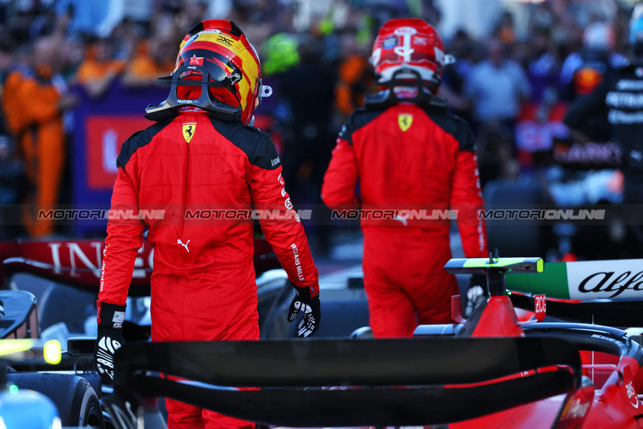 GP GIAPPONE, Carlos Sainz Jr (ESP) Ferrari in parc ferme.

24.09.2023. Formula 1 World Championship, Rd 17, Japanese Grand Prix, Suzuka, Japan, Gara Day.

 - www.xpbimages.com, EMail: requests@xpbimages.com © Copyright: Coates / XPB Images